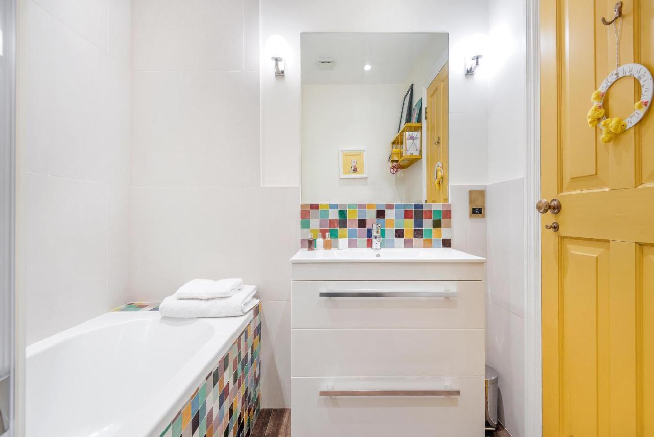 Charming Pimlico Home Close To The River Thames By Underthedoormat London Bagian luar foto